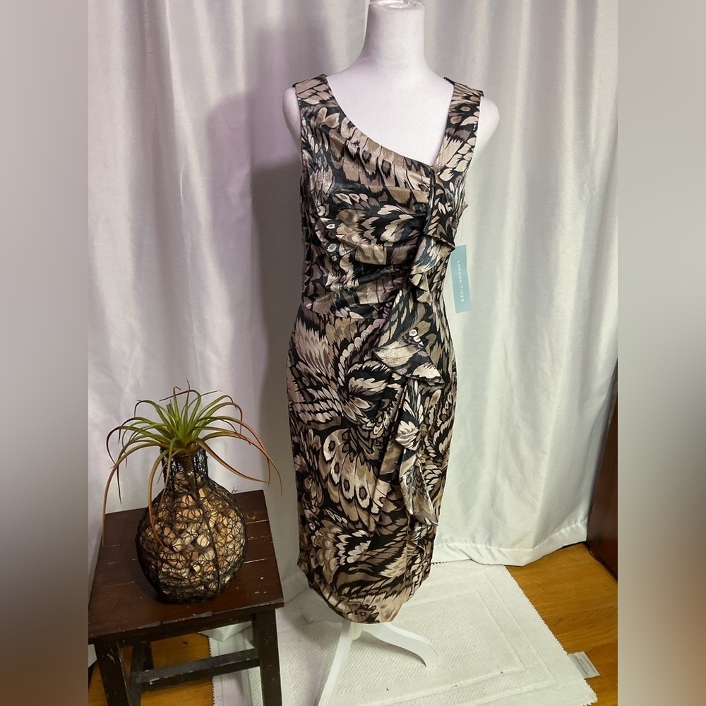 London Times Sleeveless Sheath Dress